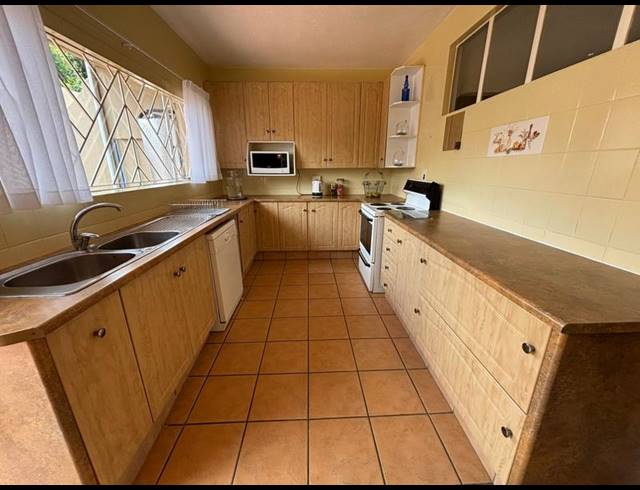 3 BEDROOM TOWNHOUSE FOR SALE IN FAIRLAND